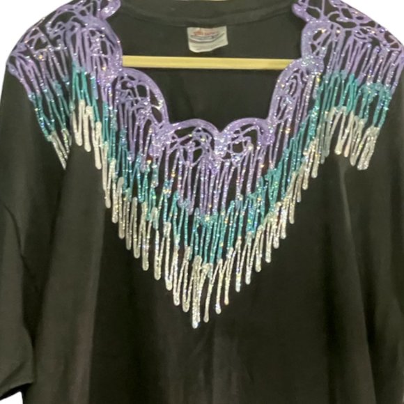 Handmade Painted scalloped neckline graphic t-shirt - Picture 2 of 4
